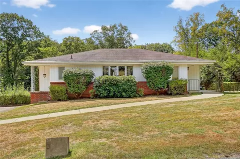104 Sunnyhill Dr, Pittsburgh, PA 15237