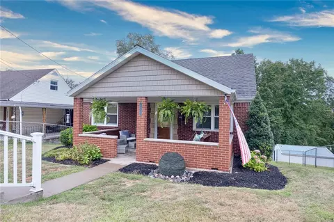 1829 Loretta Dr, Pittsburgh, PA 15235