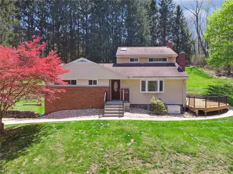 1634 Old Leechburg Rd, New Kensington, PA 15068