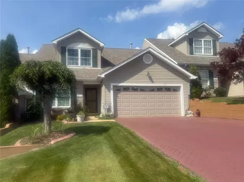 1011 Ironwood Cir, Jeannette, PA 15644