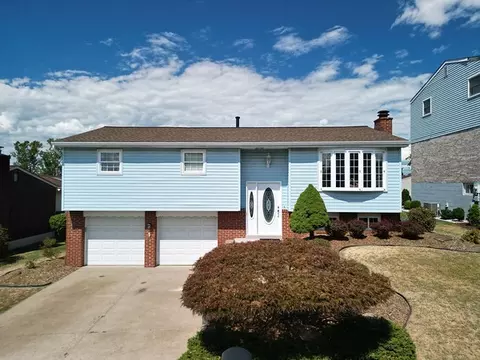 3052 Greenridge Dr, Verona, PA 15147