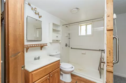 Bath - 237 Beaver Run Rd, Apollo, PA 15613 photo 1 of 1