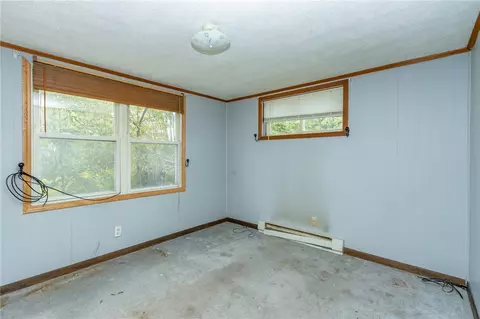 Bedroom - 237 Beaver Run Rd, Apollo, PA 15613 photo 3 of 5