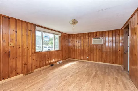 Living - 237 Beaver Run Rd, Apollo, PA 15613 photo 2 of 2