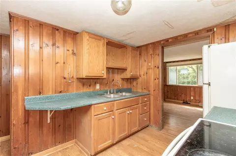 Kitchen - 237 Beaver Run Rd, Apollo, PA 15613 photo 2 of 2