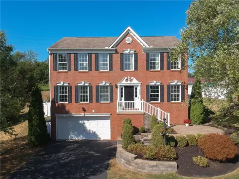 1026 Sweet Brier Dr, Aliquippa, PA 15001