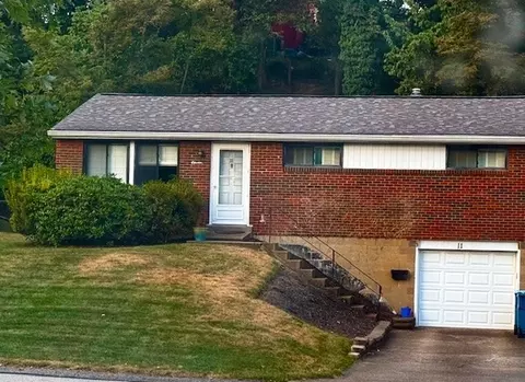 11 Charnwood Dr, Pittsburgh, PA 15235