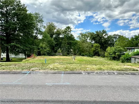435 Millers Ln, Pittsburgh, PA 15239