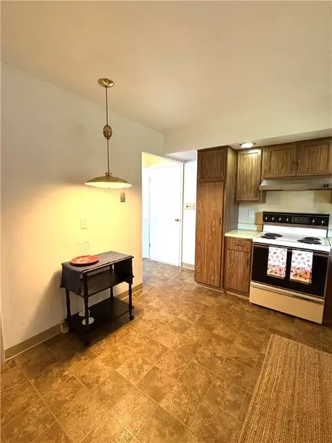 Kitchen - 627 Wayne Ave, Monaca, PA 15061 photo 2 of 2