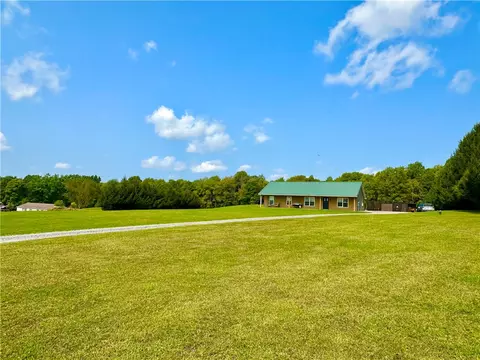 124 Venango Rd, Boyers, PA 16020