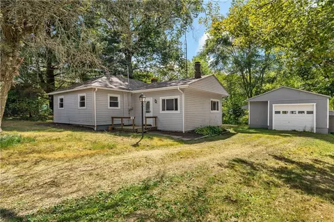 130 Patton Ln, Clinton, PA 15026
