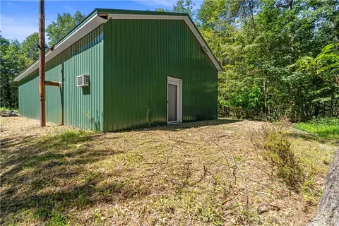 167 Creek Valley Rd, Ford City, PA 16226