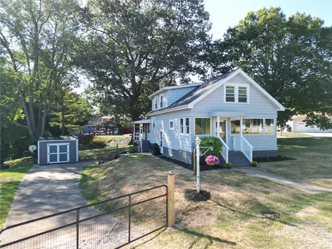 114 Fry Dr, New Brighton, PA 15066