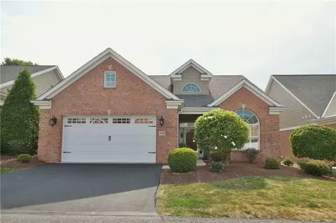 715 Crosswinds Dr, Mcmurray, PA 15317