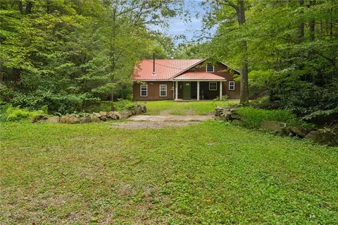 819 Pioneer Rd, Rockwood, PA 15557