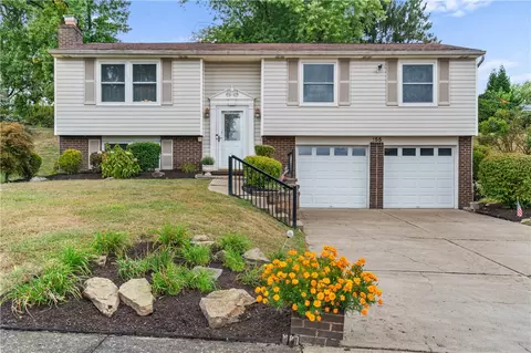 155 Cranbrooke Dr, Coraopolis, PA 15108