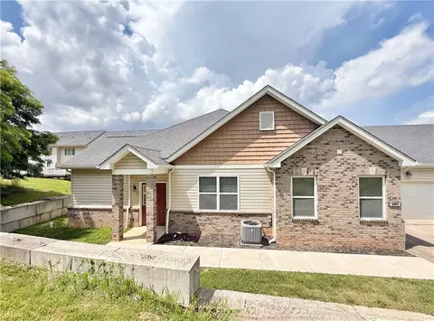 140 Rosemary Ln, Baden, PA 15005