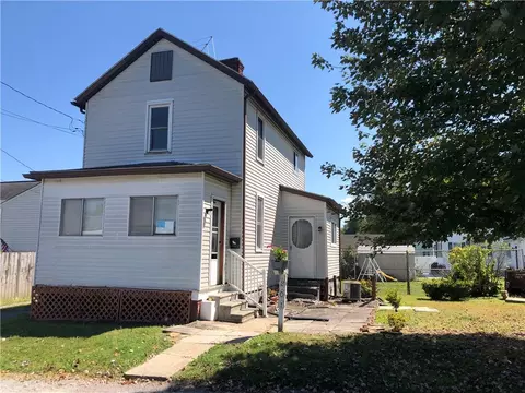 201 Fayette Ave, Point Marion, PA 15474
