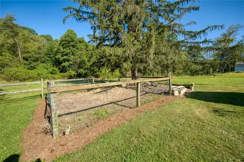 Exterior - 7315 Ringertown, Export, PA 15632 photo 9 of 10