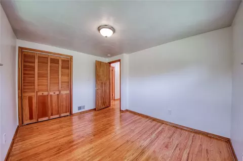 Bedroom - 7315 Ringertown, Export, PA 15632 photo 6 of 9