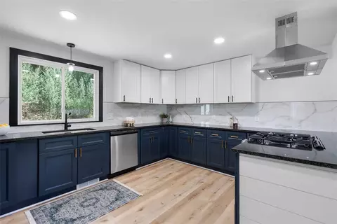 Kitchen - 112 Eileen Dr, Pittsburgh, PA 15214 photo 2 of 4