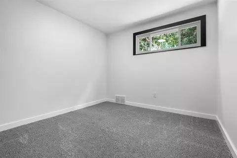Bedroom - 112 Eileen Dr, Pittsburgh, PA 15214 photo 1 of 8