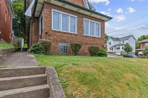 552 Halcomb Ave, Clairton, PA 15025 photo 41