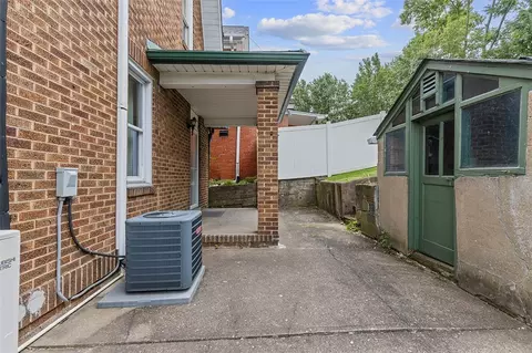 552 Halcomb Ave, Clairton, PA 15025 photo 36
