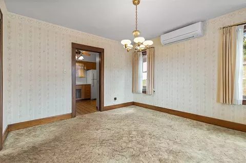 552 Halcomb Ave, Clairton, PA 15025 photo 18
