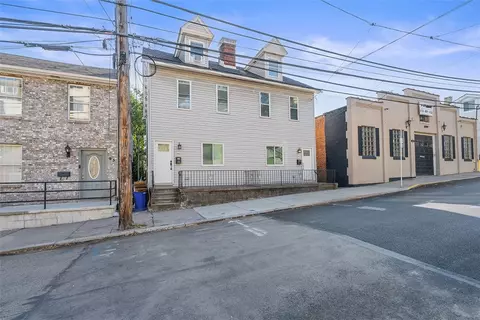 97 Wyoming St, Pittsburgh, PA 15211