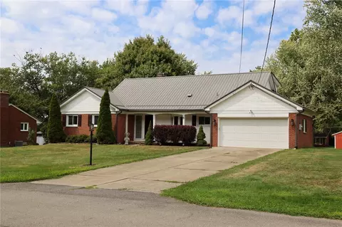 23 Bellaire Dr, New Castle, PA 16105