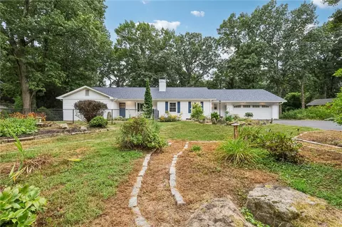 806 Belmont Rd, Butler, PA 16001