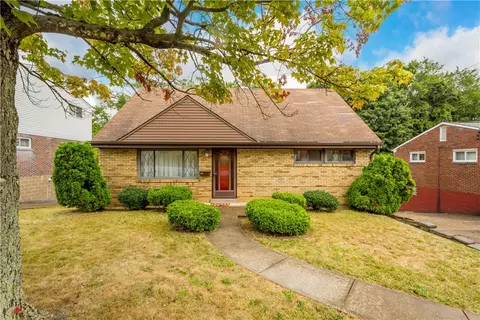 5105 Leona Dr, Pittsburgh, PA 15227