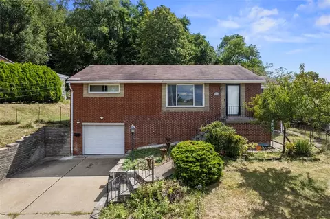 3104 Woodridge Dr, Pittsburgh, PA 15227