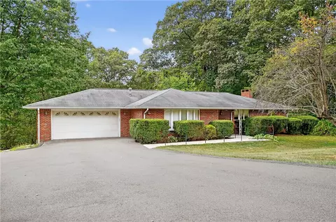 1899 Broadhead, Aliquippa, PA 15001