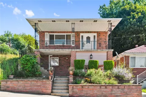1908 Woodmont Ave, New Kensington, PA 15068