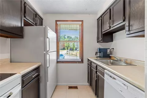 Kitchen - 121 Forest Dr, Seven Fields, PA 16046 photo 2 of 3