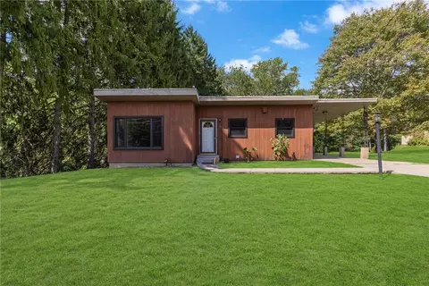 6162 Tuscarawas Rd, Industry, PA 15052