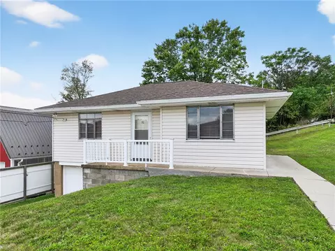 70 Webster Ave, North Irwin, PA 15642 photo 2