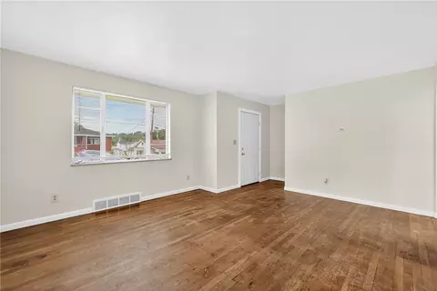 70 Webster Ave, North Irwin, PA 15642 photo 5