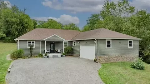 610 Bucktown Rd, Irwin, PA 15642