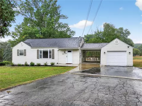 951 Shenango Rd, Beaver Falls, PA 15010