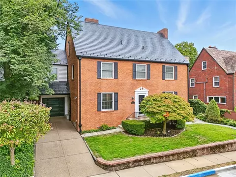 587 Moorhead Pl, Pittsburgh, PA 15232