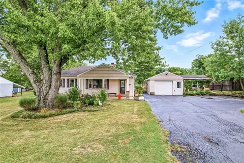 35 Milton St, Clark, PA 16113