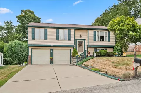 318 Ligonier Ln, New Kensington, PA 15068