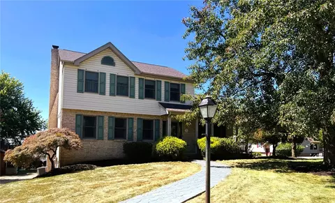 101 Rustic Ridge Dr, Pittsburgh, PA 15239