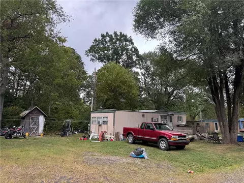 107 Meadowlark Ln, Bruin, PA 16022