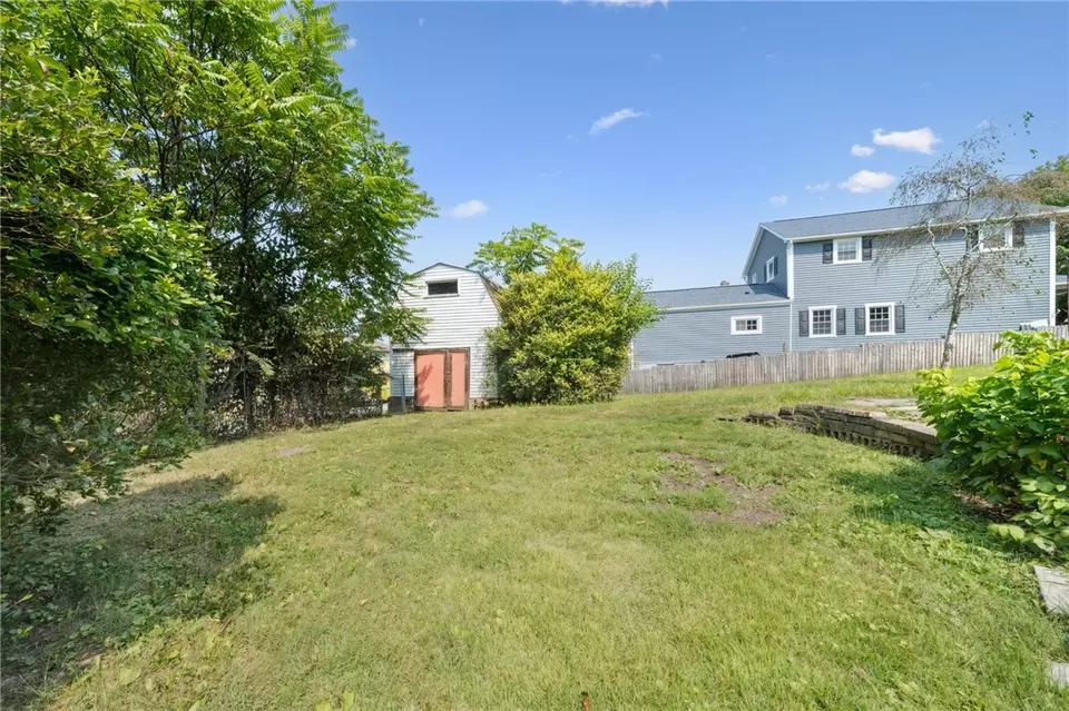 Exterior - 5901 Roslyn St, Mckeesport, PA 15135 photo 4 of 7