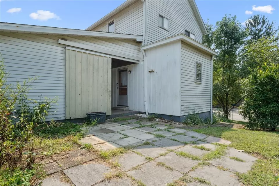 Exterior - 5901 Roslyn St, Mckeesport, PA 15135 photo 7 of 7
