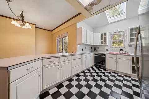 Kitchen - 5901 Roslyn St, Mckeesport, PA 15135 photo 1 of 4